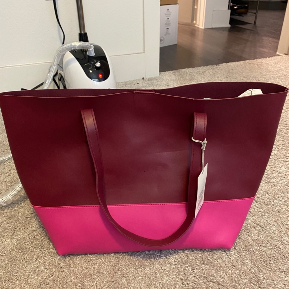 Handbags - Picture 8 of 14